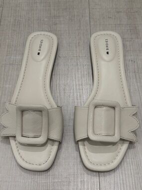 Birdies Cream Leather Slide Sandals with Buckle Accent Size 8, Comfort Flats